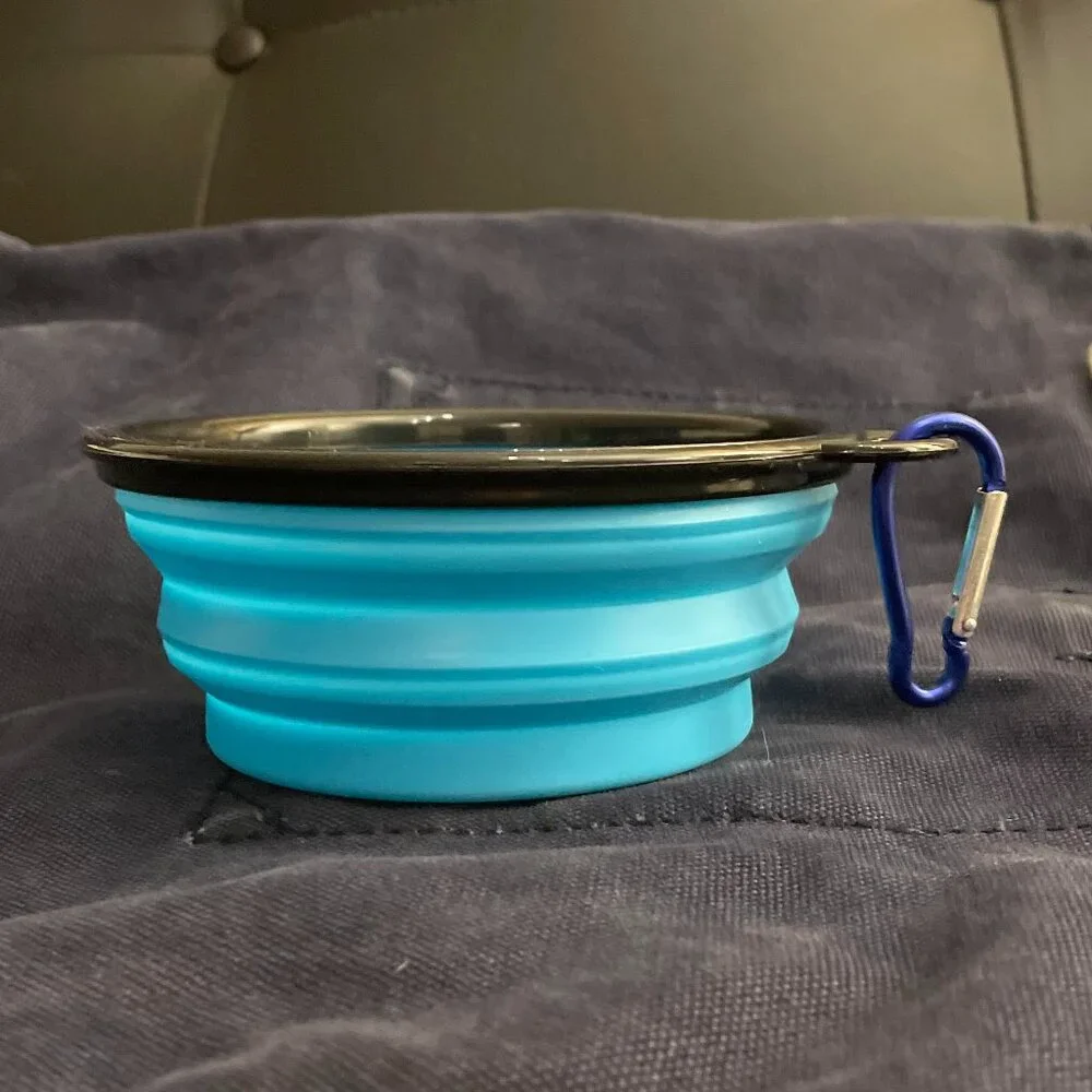 Two Collapsible Dog bowls for Travel, Walking and more! Carabiner hook. NWT